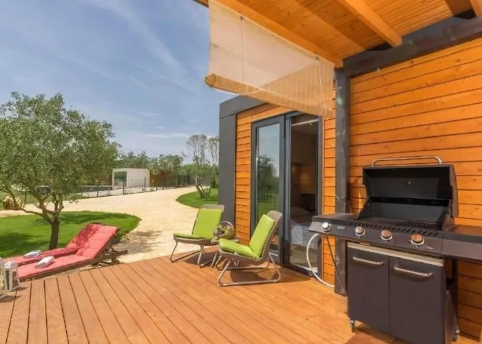 House Ive- Romantische Flucht- Jacuzzi- Pool- By Interhome * Póla