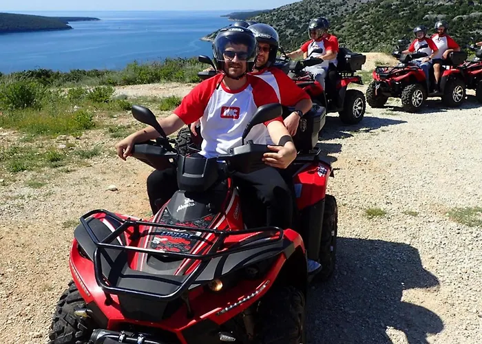 House Ive- Romantische Flucht- Jacuzzi- Pool- By Interhome *