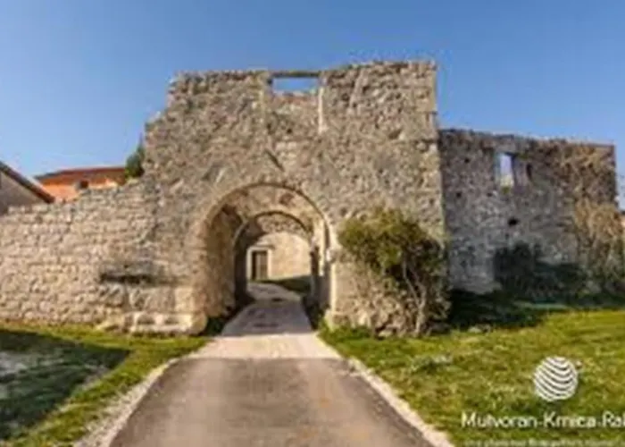 Nyaraló House Ive- Romantische Flucht- Jacuzzi- Pool- By Interhome *