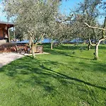 House Ive- Romantische Flucht- Jacuzzi- Pool- By Interhome *