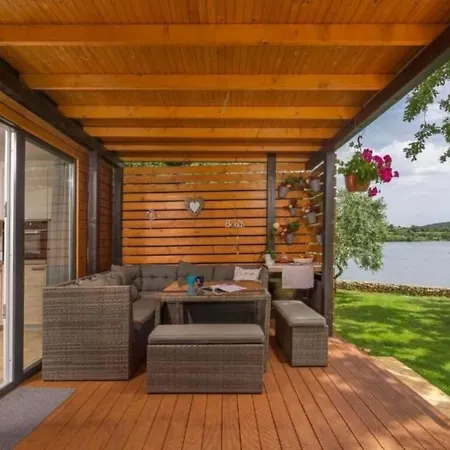 House Ive- Romantische Flucht- Jacuzzi- Pool- By Interhome Holiday home Pula
