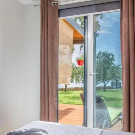 House Ive- Romantische Flucht- Jacuzzi- Pool- By Interhome Holiday home *