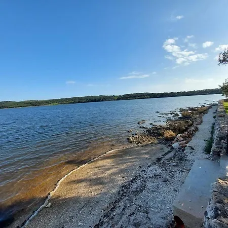 House Ive- Romantische Flucht- Jacuzzi- Pool- By Interhome Semesterbostad