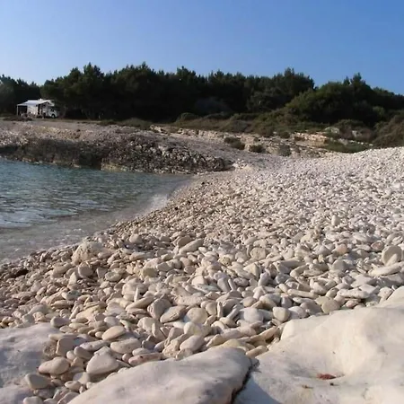 Semesterbostad House Ive- Romantische Flucht- Jacuzzi- Pool- By Interhome *