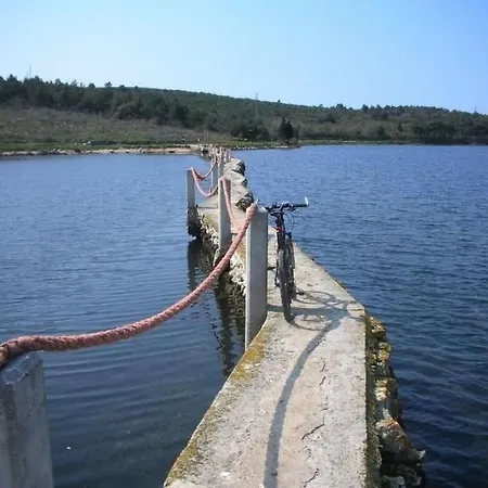 House Ive- Romantische Flucht- Jacuzzi- Pool- By Interhome Semesterbostad *