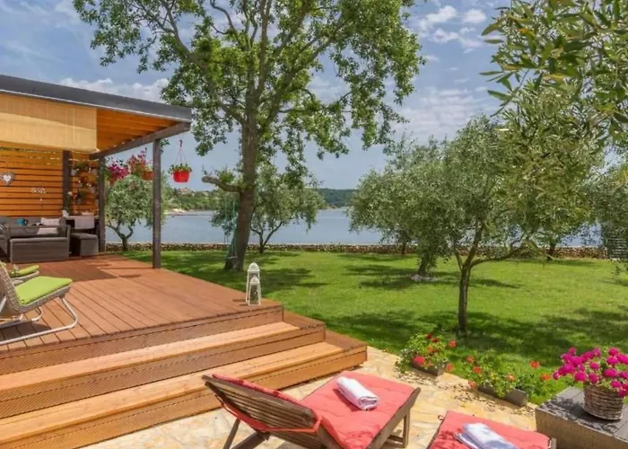 House Ive- Romantische Flucht- Jacuzzi- Pool- By Interhome Semesterbostad Pula