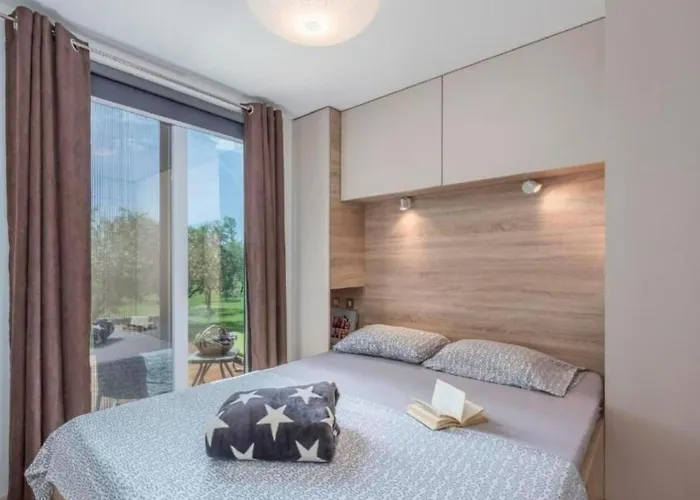 House Ive- Romantische Flucht- Jacuzzi- Pool- By Interhome Semesterbostad *