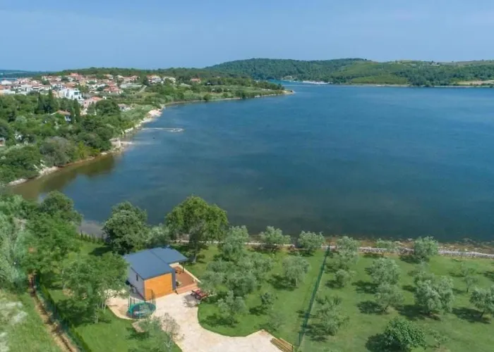 Semesterbostad House Ive- Romantische Flucht- Jacuzzi- Pool- By Interhome