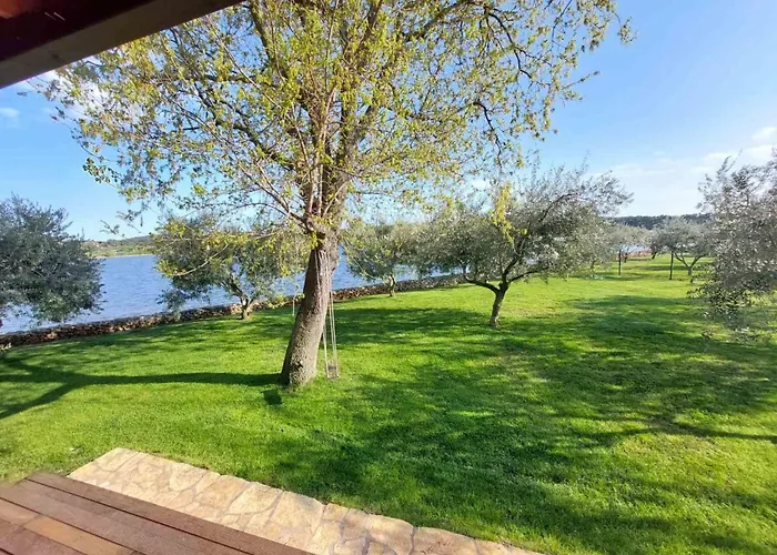 Semesterbostad House Ive- Romantische Flucht- Jacuzzi- Pool- By Interhome Pula