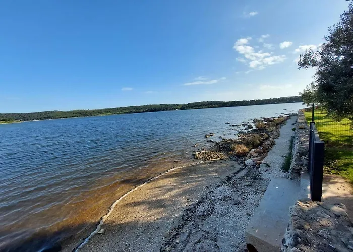 House Ive- Romantische Flucht- Jacuzzi- Pool- By Interhome Semesterbostad