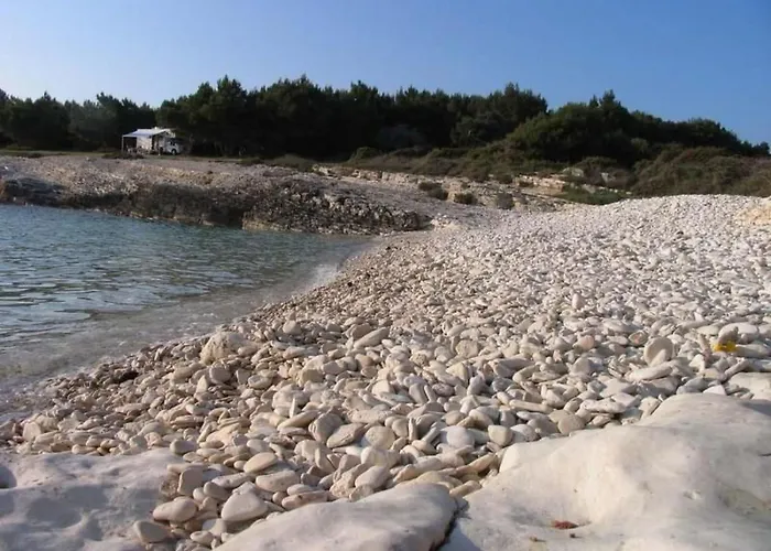 Semesterbostad House Ive- Romantische Flucht- Jacuzzi- Pool- By Interhome *