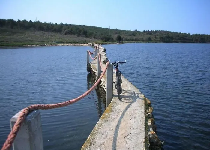 House Ive- Romantische Flucht- Jacuzzi- Pool- By Interhome Semesterbostad *